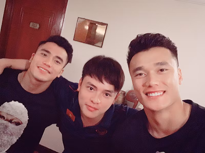 Chia sẻ về việc biết tiếng Hàn của mình, Anh Thắng cho hay mình từng tốt nghiệp cử nhân đại học Dongshin Hàn Quốc, chuyên ngành Junior TESOL vào năm 2017.