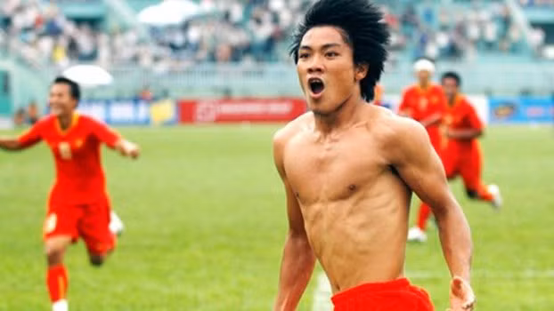 Nguoi hung AFF Cup cua Viet Nam bat ngo giai nghe