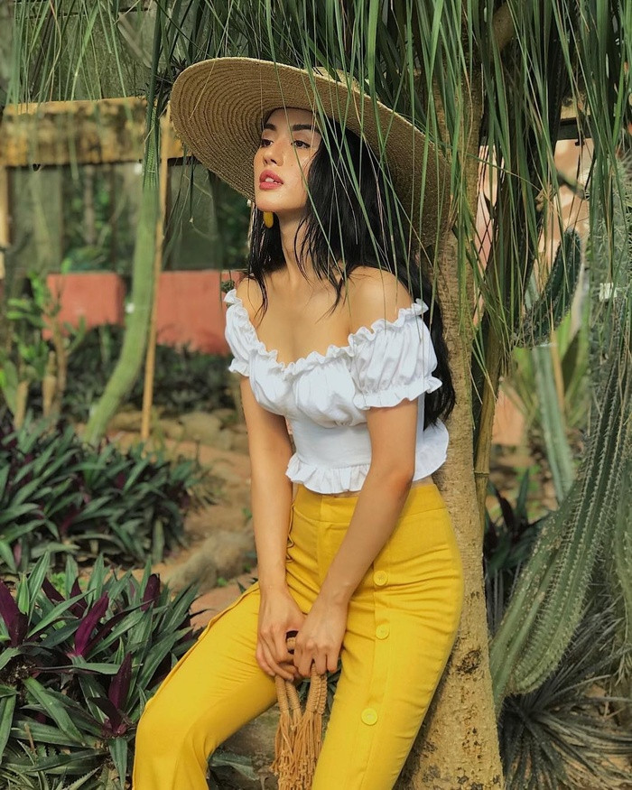 Khả năng “chơi màu” không thể chê vào đâu được của Khánh Linh The Face.