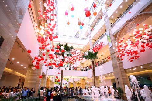 Các khu vui chơi là một ý tưởng không tồi cho một ngày Lễ Tình nhân vừa lãng mạn vừa vui tươi. Ảnh sưu tầm Facebook.