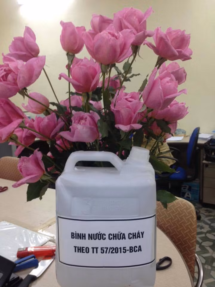 Vấn đề tiêu chuẩn của các bình cứu hỏa được phép lắp đặt cũng được nhiều người nhắc tới.