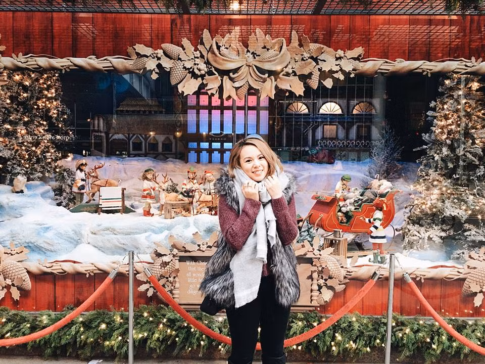 Bên cạnh đó, do có thành tích tốt nên cô gái sinh năm 1995 được mời làm trợ giảng cho trường mình đang theo học và giành thêm học bổng 500 USD cho mỗi kỳ.