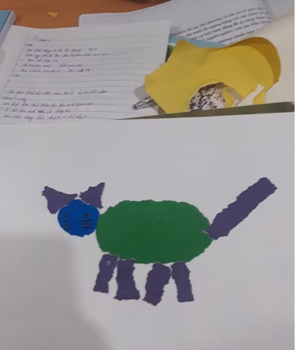 Đây là con mèo được xé dán.