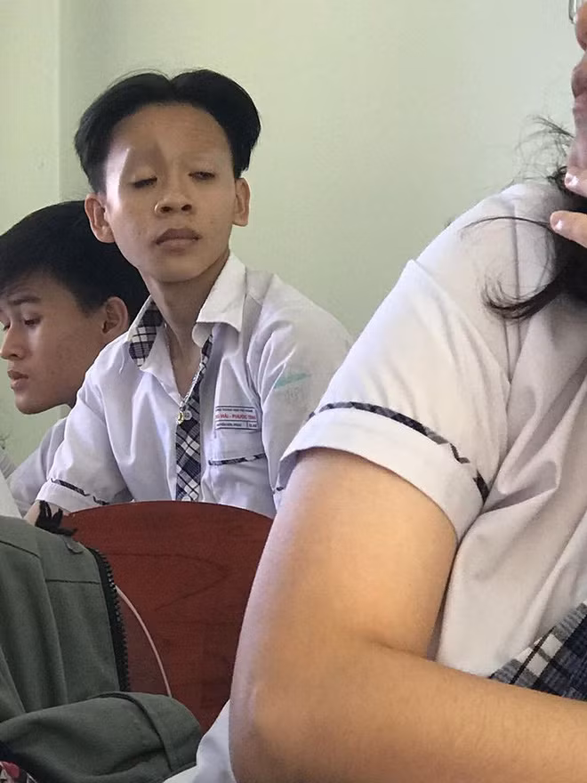 Đa phần mọi người xem xong đều ôm bụng cười, đúng là nhất quỷ nhì ma thứ 3 học trò bởi trò nghịch có phần hơi quá tay này.