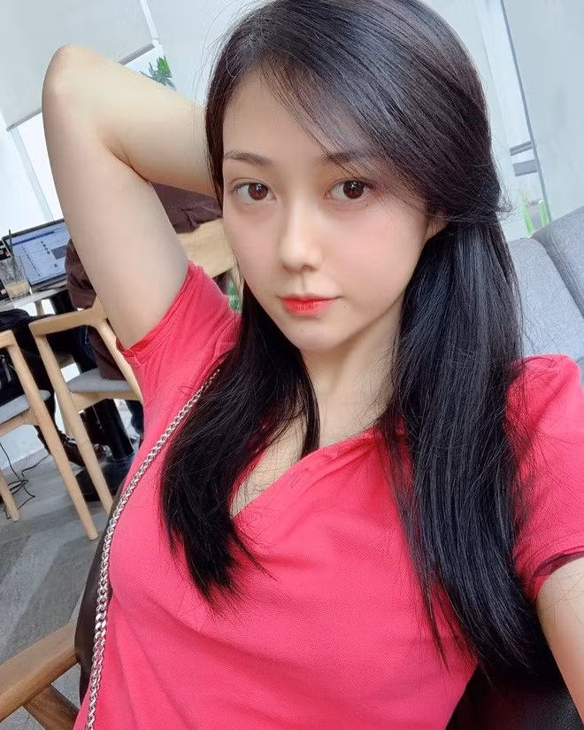 Trước Thụy Hân, một hot girl Việt Nam khác từng khiến báo chí Trung phải xôn xao vì body 87-57-94 cùng gương mặt được nhận xét "nhìn 1 giây thôi đã muốn yêu".