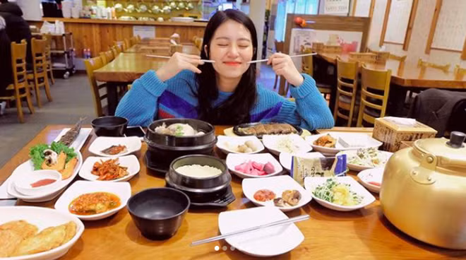 Ngoài sức hút đến từ ngoại hình xinh xắn cùng Instagram với tông màu siêu đẹp thì nhiều người còn quan tâm Mẫn Tiên vì chính những bức ảnh đồ ăn xinh xắn của cô nàng.