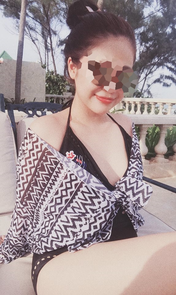 Còn ở chiều hướng ngược lại, nhiều người lại cho rằng những bức ảnh trên của C.V đã bị kẻ gian sử dụng bất hợp pháp để thực hiện hành vi mờ ám của mình và họ tin rằng nữ MC này hoàn toàn không liên quan đúng như những gì cô đã chia sẻ.