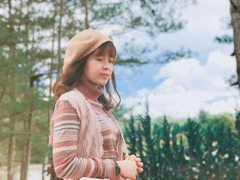 Sở hữu ngoại hình xinh xắn, trong trẻo cùng với giọng nói dễ thương và cái tên đầy đặc biệt, Thúy Kiều luôn trở nên thu hút với mọi người xung quanh.