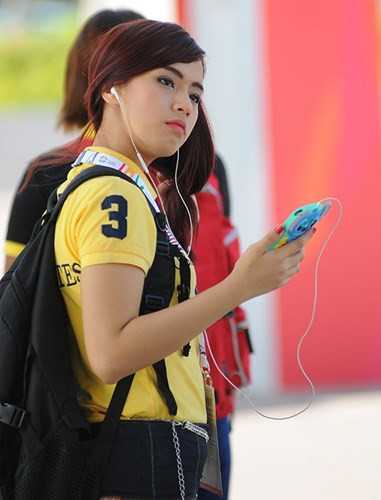 Eaint Darli Linn, nữ phóng viên SEA Games 28 trẻ tuổi và xinh đẹp đến từ Myanmar, mới đây gây nhiều ấn tượng với cánh phóng viên nước ngoài, khán giả tại sự kiện thể thao lớn nhất Đông Nam Á. Ảnh: S.N/VNN.