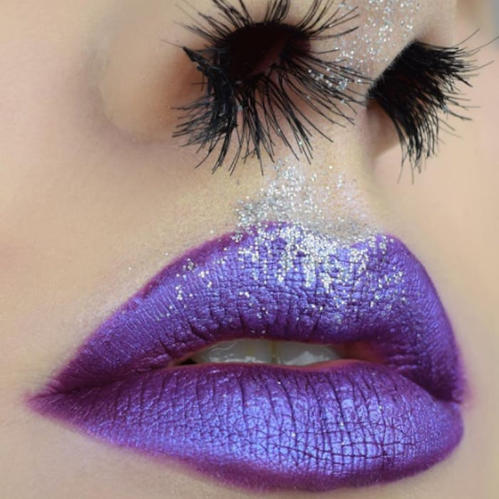 Dù sao, việc tẩy lông mũi cũng gây ra nhiều vấn đề sức khoẻ hơn là mong muốn lông mũi dài ra ngoài.