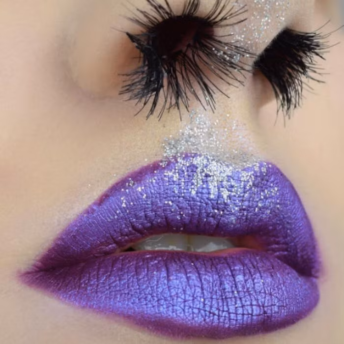 Dù sao, việc tẩy lông mũi cũng gây ra nhiều vấn đề sức khoẻ hơn là mong muốn lông mũi dài ra ngoài.