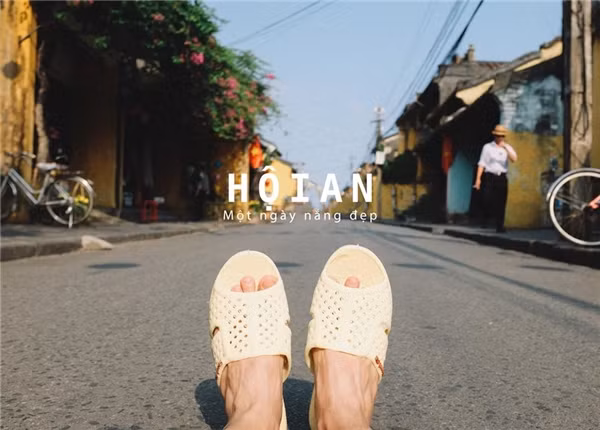 Sau khi những bức ảnh của Sơn Tùng được đăng tải đã khiến dân mạng “phát sốt” và bất ngờ bởi trong thời buổi hiện đại, họ hiếm có dịp nhìn lại đồ vật gắn liền với một thời tuổi trẻ này.