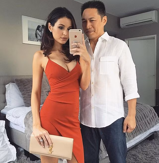 Khoảnh khắc hạnh phúc của bà mẹ bỉm sữa quyến rũ nhất thế giới Sonya Davison Sanchez bên người chồng đại gia. Ảnh trong bài: Instagram nhân vật.