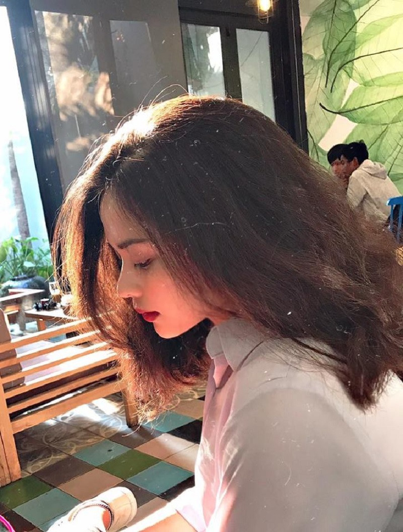 Xem những bức ảnh cô giáo xinh đẹp đứng lớp, hội sinh viên không tránh khỏi cảm giác ghen tỵ khi thế hệ đàn em học cấp 3 giờ đây toàn được thầy cô trẻ, đẹp giảng dạy.