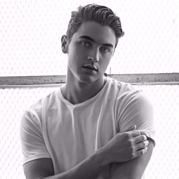 Cùng ngắm nhìn vẻ đẹp mê hoặc của Daniels Sean, anh chàng người Mỹ có "góc nghiêng thần thánh" khiến chị em khó lòng từ chối. Ảnh trong bài: Instagram nhân vật.