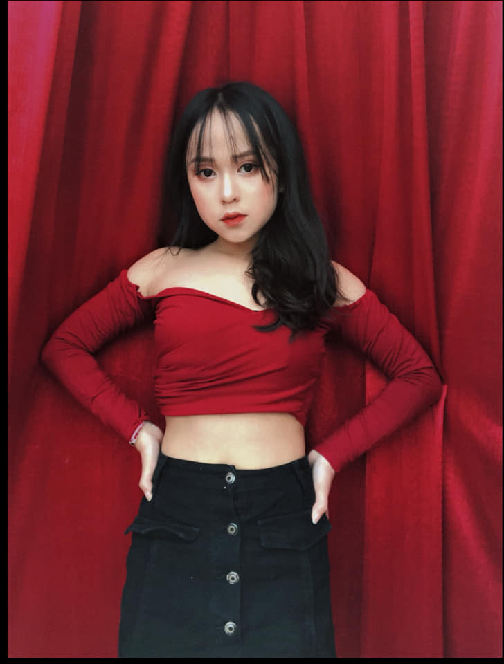 Còn về phần phụ huynh, bố mẹ Thùy Trang tôn trọng con gái nên không quá can thiệp vào cuộc sống riêng. Cũng nhờ bởi cô luôn chú ý học hành nên chuyện cuộc sống bên ngoài không bị kiểm soát gắt gao.