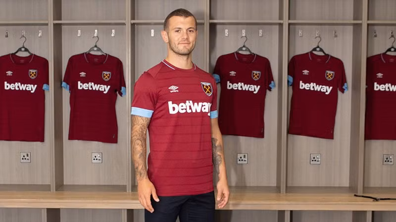 Wilshere đã cập bến West Ham sau 17 năm gắn bó cùng "Pháo thủ", Wilshere được kỳ vọng sẽ tìm lại phong độ dưới sự dẫn dắt của HLV Manuel Pellegrini.