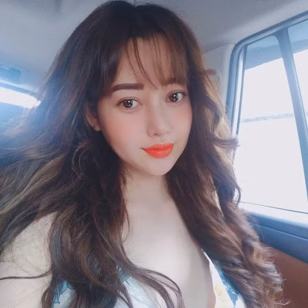 Theo chia sẻ của Ngọc Trân, nếu như phẫu thuật thẩm mỹ đau đớn một thì quá trình hồi phục lại gian nan gấp 10. Sau khi nâng ngực, nâng mũi cô bạn 9X này phải ăn uống khá nghiêm ngặt, thậm chí tránh xa các thức ăn gây sưng phù, đọng máu như thịt bò, rau muống, thậm chí cả đồ ngọt,…