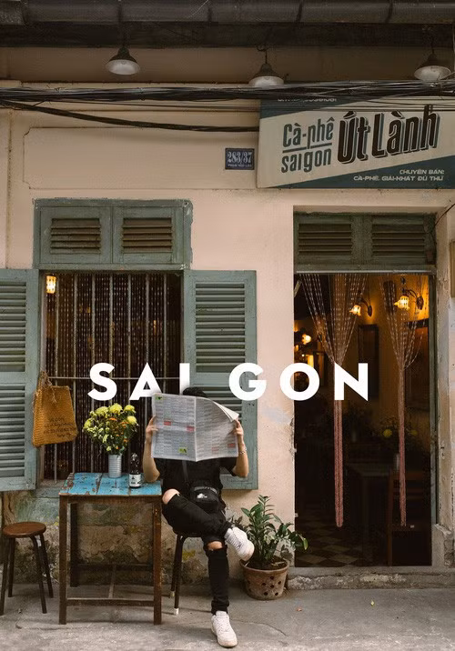 Những bức ảnh được hai chàng trai Hà Nội thực hiện trong hành trình xuyên Việt của mình đã khiến không ít người phải ghen tị và để lại bình luận rằng: "Tuổi trẻ là của những chuyến đi và đừng chôn vùi thanh xuân của mình với những thú vui không đáng".