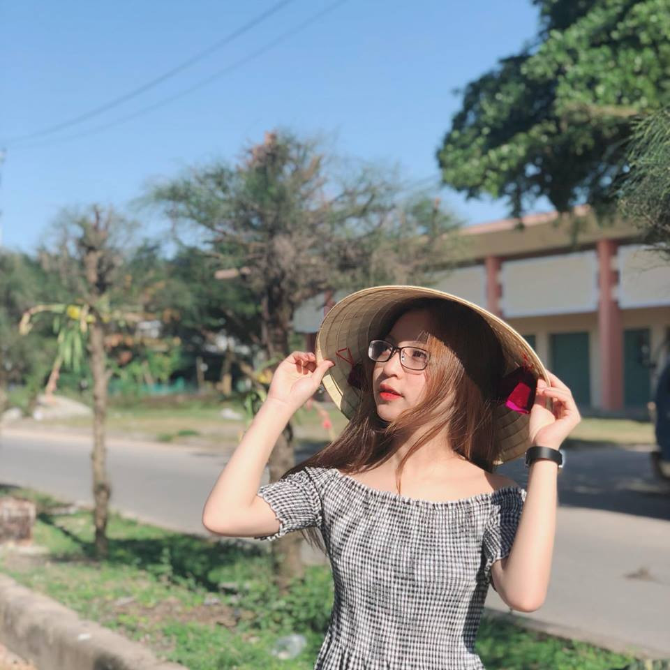 Bạn gái cầu thủ Quang Hải chọn cách im lặng vì lâu nay sóng gió đã tràn tới quá nhiều. Tuy nhiên, ngay sau đó cô nàng đã đáp trả theo cách khá "căng".