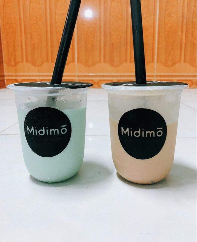 Dù chưa thể khẳng định chất lượng của quán trà sữa "authentic" và trà sữa "fake" khác nhau như thế nào nhưng việc Việt hóa tên các thương hiệu đã mang đến sự thích thú.