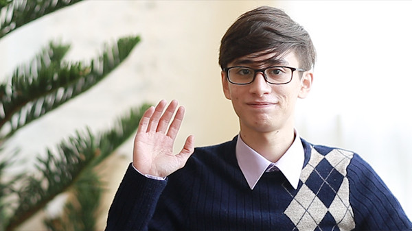 Daniel là người lai Nga - Việt và hiện đang sinh sống tại Hà Nội. Bên cạnh công việc làm MC của đài VTV, chàng trai 9X con lai này còn tham gia quản lý cho công việc kinh doanh của gia đình tại Nha Trang.