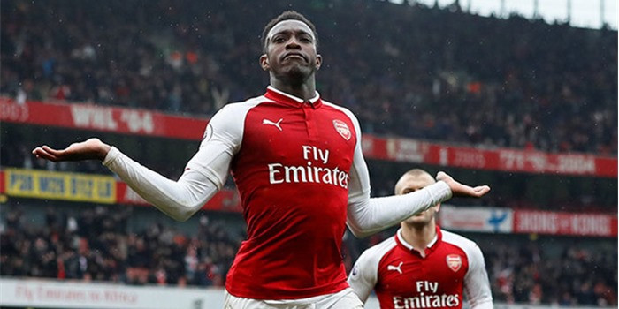 Welbeck đang có phong độ tốt nhưng Arsenal chưa có bất kỳ động thái cho thấy sẽ gia hạn mặc dù tiền đạo người Anh chỉ còn hợp đồng đến hết mùa giải này.