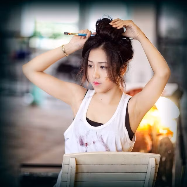 Nhiều cư dân mạng cho rằng hot girl kiêu sa này đẹp và là một cô gái đa phong cách, dù có đưa ra concept chụp hình nào, cô cũng đều hoàn thành tốt vai trò của mình.