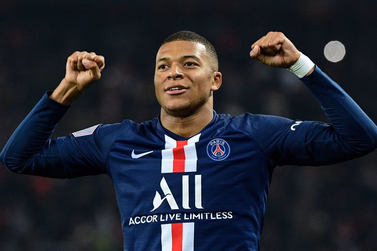 Theo Express, Liverpool đang tăng cường động thái đàm phán, nhằm chiêu mộ Kylian Mbappe, "siêu bom tấn" hàng đầu Châu Âu về Merseyside trong thời gian tới.