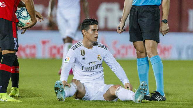 Chuyển nhượng cầu thủ từ Manchester Evening New, MU đang được cho là đội bóng nắm thế thượng phong trong cuộc đua đến chữ ký của tiền vệ Real Madrid là James Rodriguez.