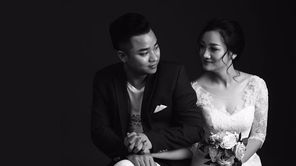 Bộ phim kết thúc, Hữu Công tiếp tục theo đuổi con đường diễn xuất và đặc biệt phát huy khả năng hài hước của mình. Bên cạnh sự nghiệp, chàng diễn viên này còn gây chú ý bởi chuyện tình cảm ồn ào với hot girl tai tiếng Linh Miu. Tháng 4 vừa qua, Hữu Công đã kết hôn với cô gái xinh đẹp tên Thủy Tiên.