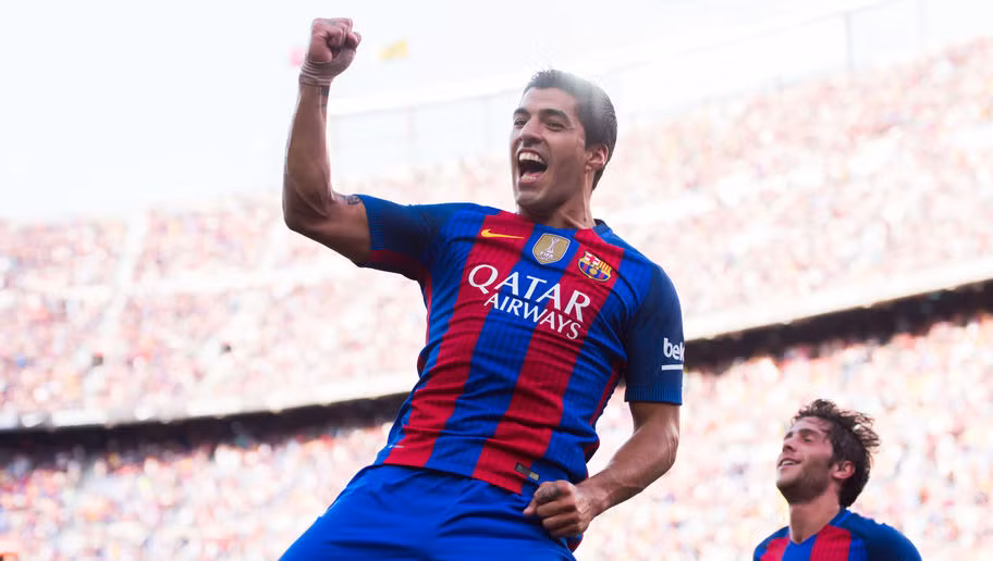 Thể hiện phong độ làm bàn hủy diệt, đoạt Chiếc giày Vàng 2016, Luis Suarez chắc chắn là trung phong đáng sợ nhất thế giới. Vậy nên không có gì ngạc nhiên khi cầu thủ này được định giá lên tới 90 triệu euro.