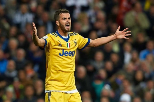 Tiền vệ Miralem Pjanic đã có buổi gặp mặt với người đại diện để quyết định chuyện đi hay ở tại Juventus trong thời gian tới.