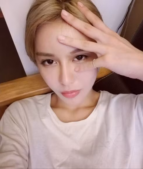 Sửa xong chiếc mũi và quá hài lòng với kết quả làm đẹp, Berry bắt đầu tìm kiếm thêm nhiều phương pháp "dao kéo" khác và nghiện phẫu thuật thẩm mỹ lúc nào không hay.