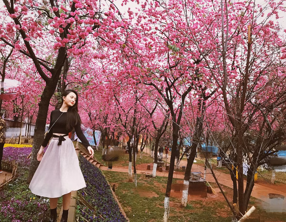 Mặc dù đã bước sang tuổi 30 nhưng Ngân Hà của "Chạm Tay Vào Nỗi Nhớ" ngày nào nhan sắc không có nhiều thay đổi. Vẫn còn đó sự dễ thương, đáng yêu và phong cách vô cùng tinh nghịch dễ thương