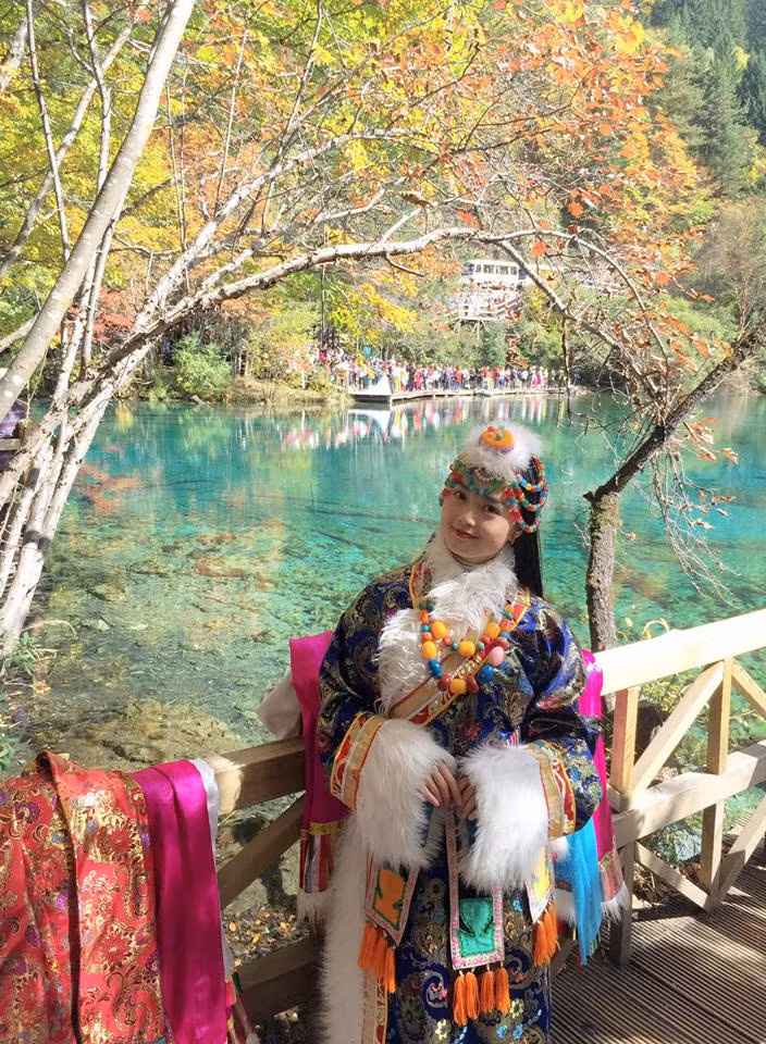 Cửu Trại Câu và sự hóa thân thành cô gái dân tộc Trung Quốc của Diệp Anh.