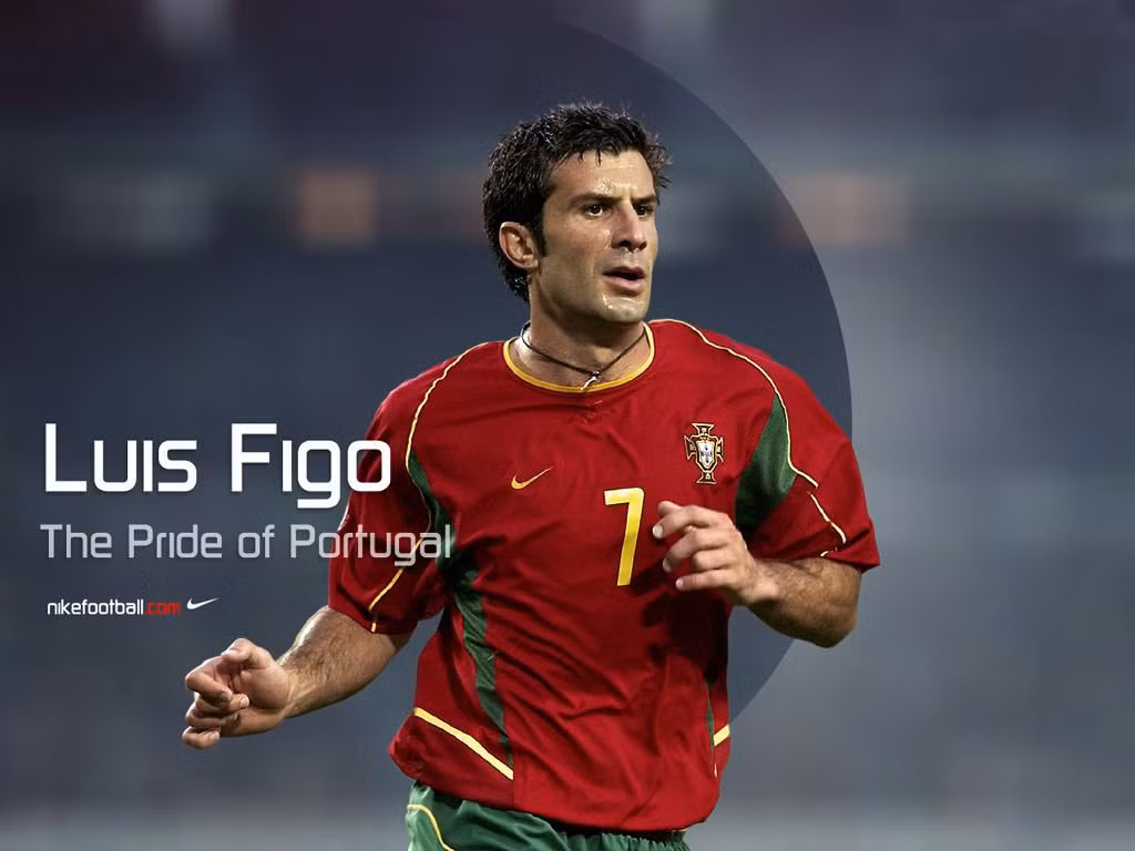 Luis Figo là một trong những huyền thoại của bóng đá Bồ Đào Nha. anh có 127 lần khoác áo đội tuyển quốc gia. Figo được coi là một trong những cầu thủ chạy cánh hay nhất thời đại của mình.