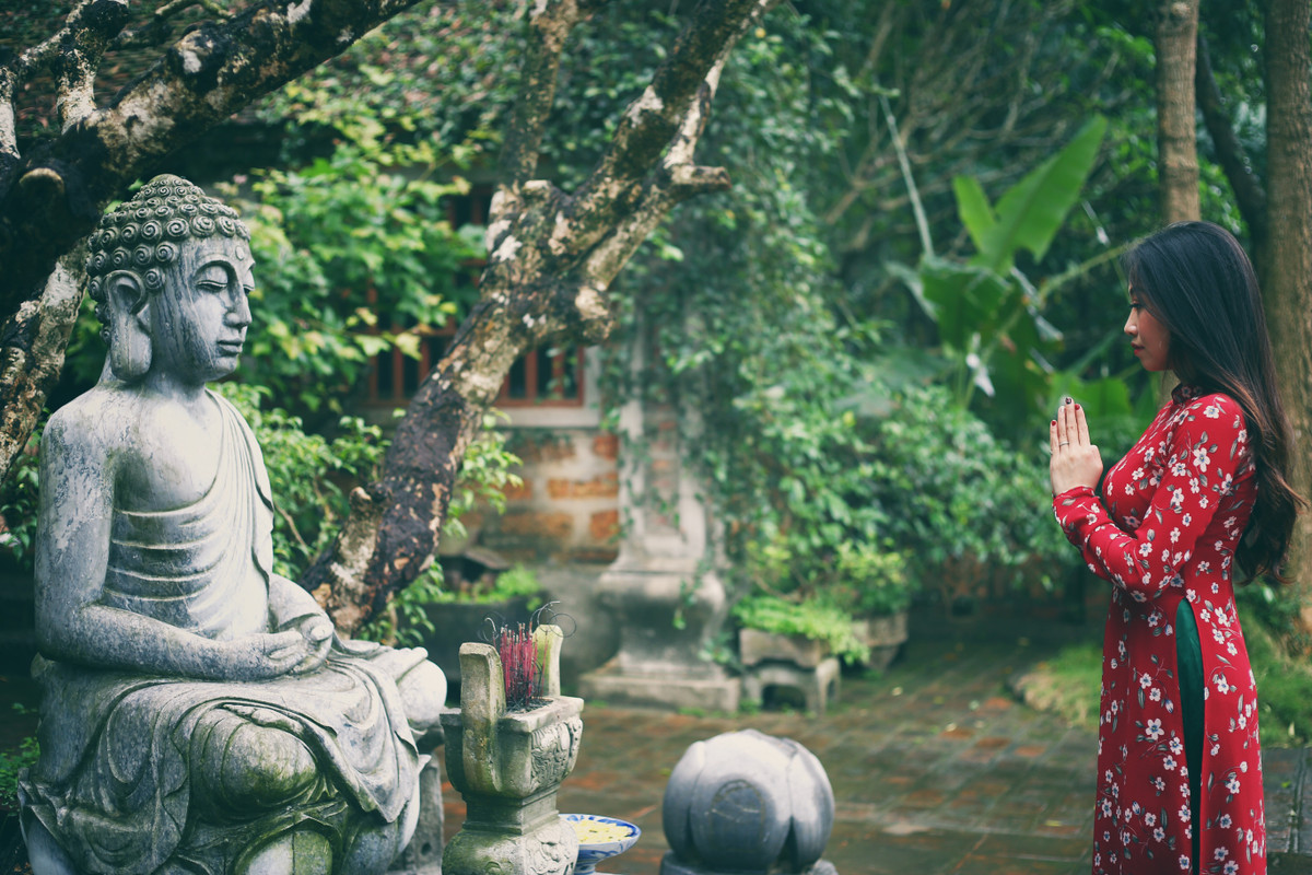 Không phải đơn giản mà Ngân Thương có biệt danh "búp bê" mà báo chí đặt cho cô nàng này cũng một phần vì vẻ đẹp thách thức tuổi tác của cô.