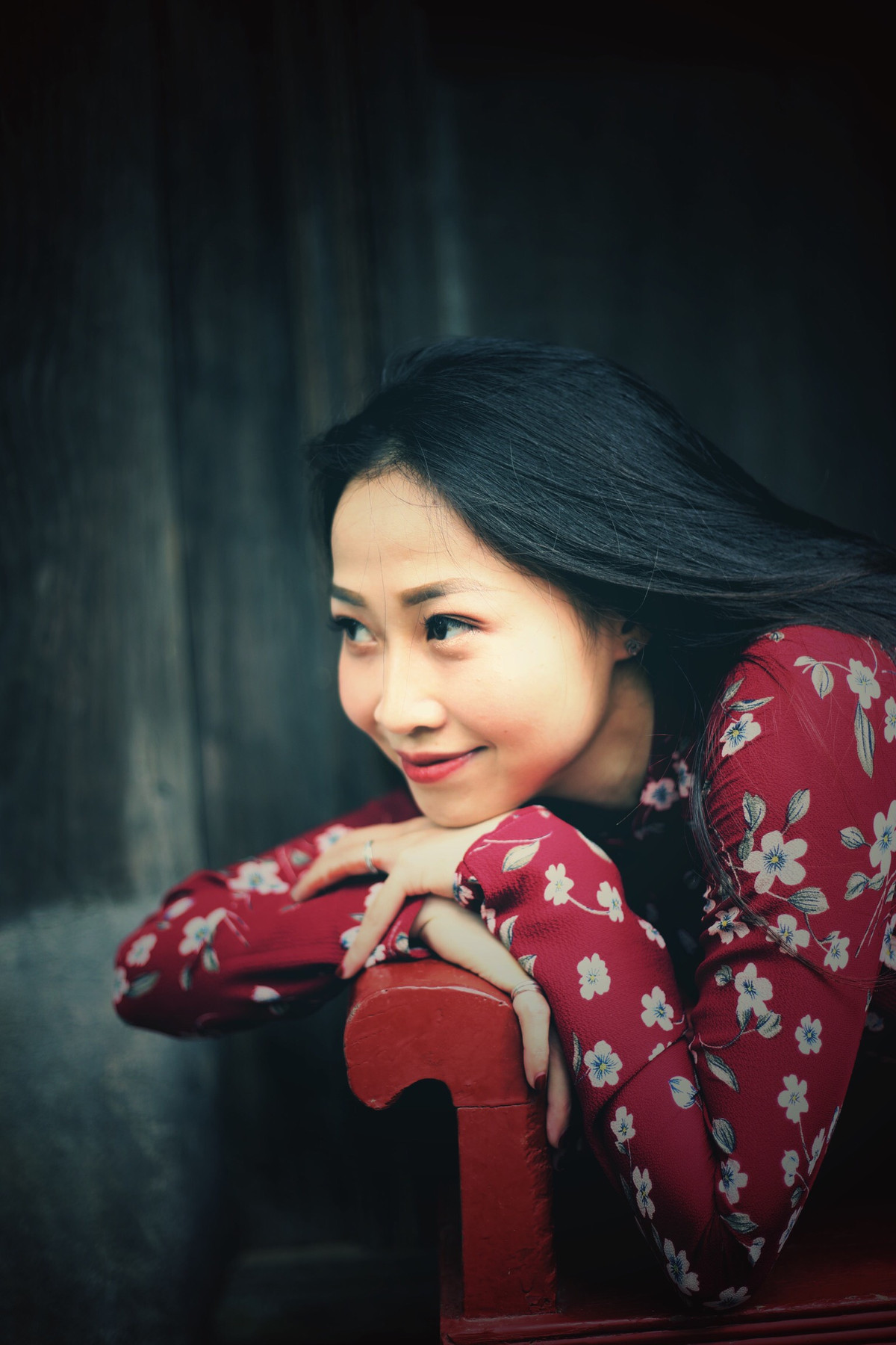 Sau thời gian im hơi lặng tiếng vì bận rộn chăm lo cho gia đình nhỏ nơi có người chồng là chàng kỹ sư điện, "búp bê" Ngân Thương đã trở lại với công việc chính của mình đó là giáo viên, huấn luyện viên cho các "mầm non" của làng TDDC Việt Nam.