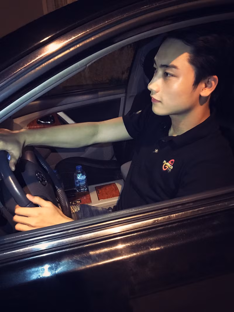 Việc bất chợt nhận được sự chú ý của mọi người không khiến cho Duy Long cảm thấy khó chịu mà ngược lại, chàng trai này còn coi đó như một động lực để tiếp tục cố gắng, hoàn thiện bản thân hơn nữa.