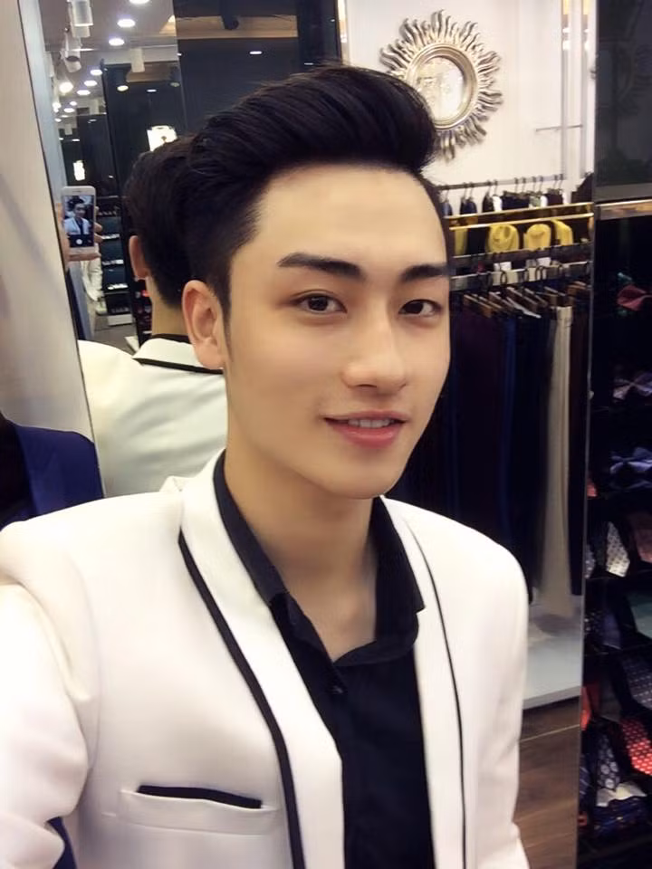 Bên cạnh thể thao, kinh doanh cũng là niềm yêu thích của Duy Long. Hiện 9X của trường Đại học Kinh tế Quốc dân này đã có một công việc kinh doanh của riêng mình.