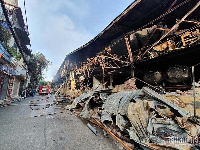 Khung hoang truyen thong vu Rang Dong, nuoc song Da la do sai lam trong ung xu