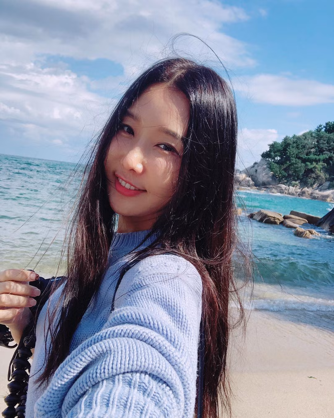 Lee Su Jin hiện là giám đốc của một phòng khám nha khoa. Cô đã gắn bó với công việc này trong suốt 25 năm kể từ sau khi cô tốt nghiệp Đại học Quốc gia Seoul.