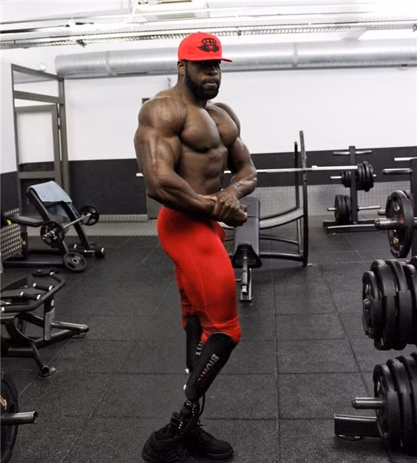 Chỉ từ đam mê với bộ môn thể hình, Edgard không ngờ về sức mạnh của bản thân mình và giờ đây đã thay đổi cái nhìn của xã hội về người khuyết tật.