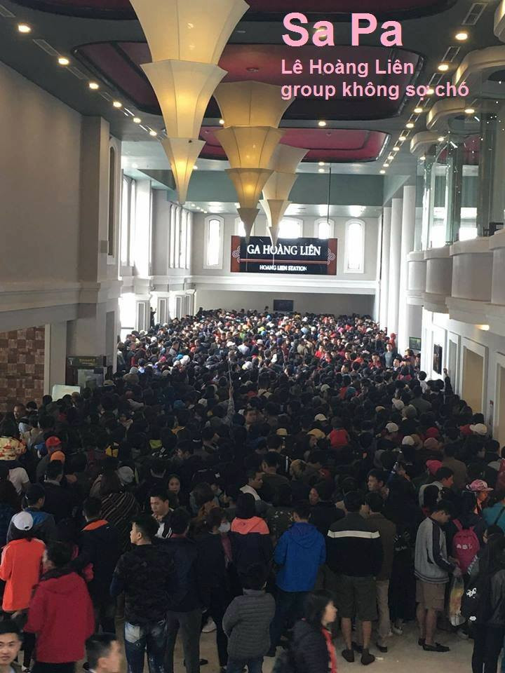 Cũng tại một số địa điểm khác như Vũng Tàu, Sapa hay Đà Lạt, tình hình ùn ứ và đông đúc cũng xảy ra bởi dòng người du lịch đổ dồn về.