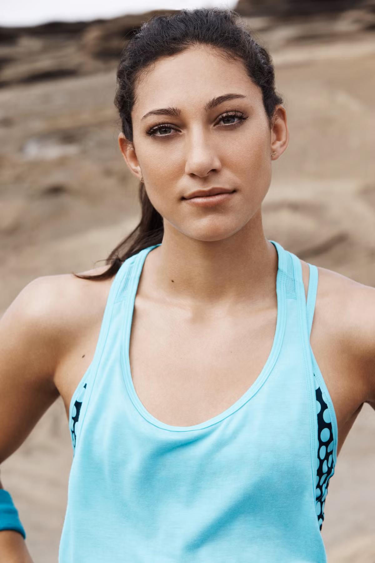  Nữ tiền đạo ĐT Mỹ - Christen Press sinh ngày 29/12/1988 tại thành phố Los Angeles (Mỹ). Cô sinh trưởng trong gia đình không có ai theo nghiệp thể thao.