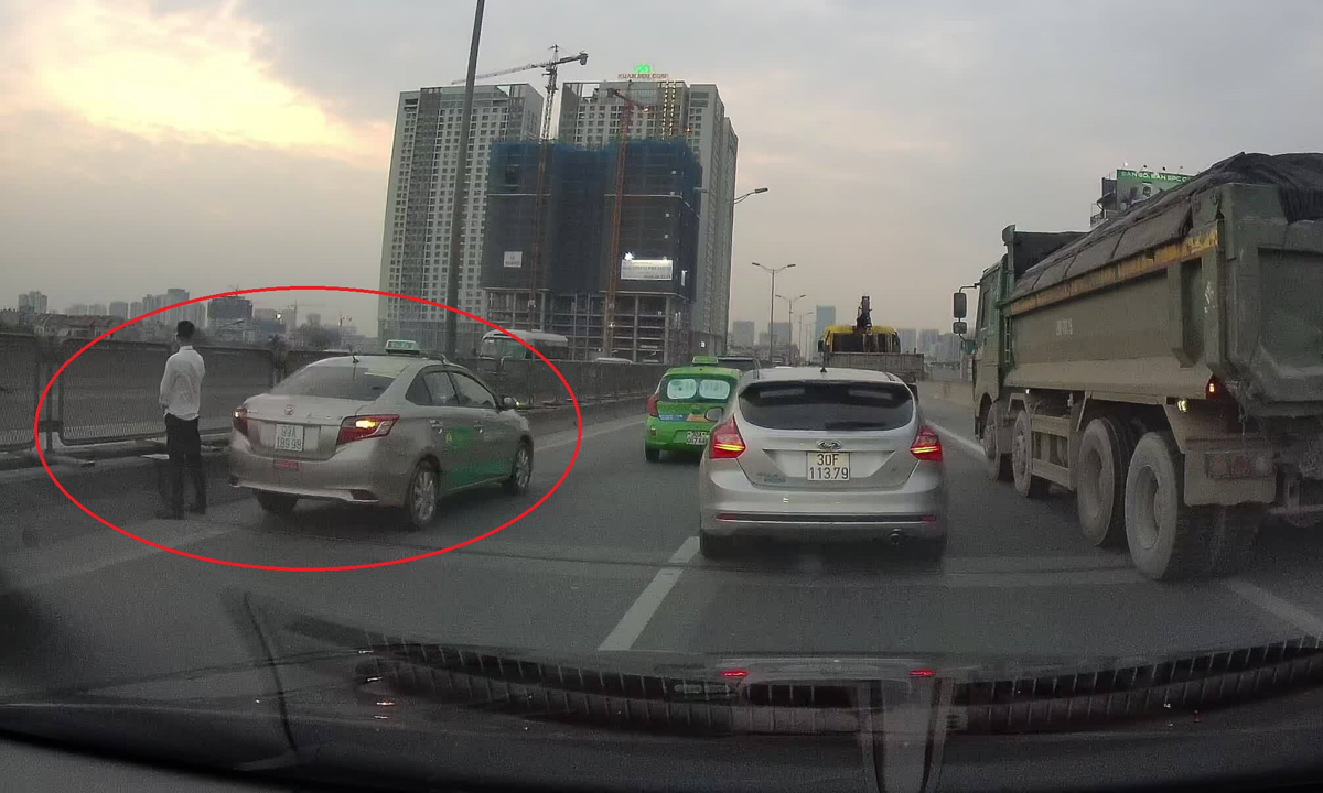 Phan no canh tuong tai xe ngang nhien “te bay