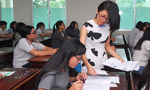 Các thí sinh tại một buổi thi ở Hội đồng thi ĐH Sư phạm TP.HCM. Ảnh: HTD