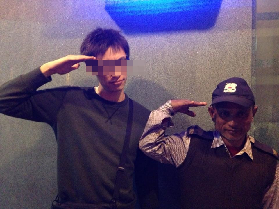 Ngay sau khi lời miệt thị của CEO người Nhật được gửi đi đã gây bất bình vì phân biệt giàu nghèo, miệt thị người chạy xe ôm công nghệ và giao hàng.