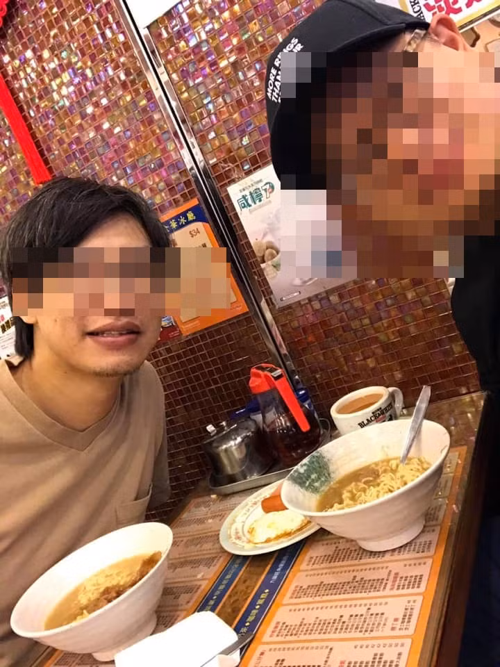 Ken Hisada Ken Hisada sinh năm 1987 ở Fuchu (Tokyo), mới thành lập công ty CBM Asia ở Hà Nội vào tháng 2/2019 với vốn điều lệ 1 tỉ 200 triệu đồng và làm về lĩnh vực viễn thông, IT.